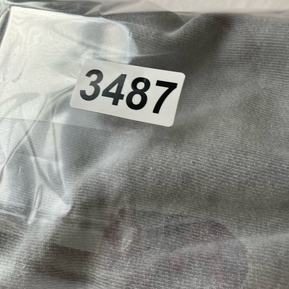 urban outfitters Boy Shorts Women’s Sz M Pull On Gray Fleece Pockets‎ 8” Inseam - Picture 8 of 8